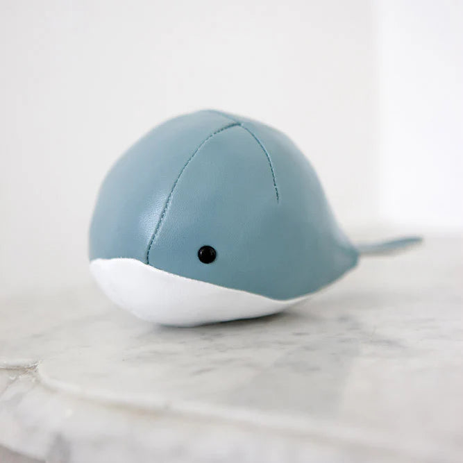 Madeleine the Whale, Tiny Friend