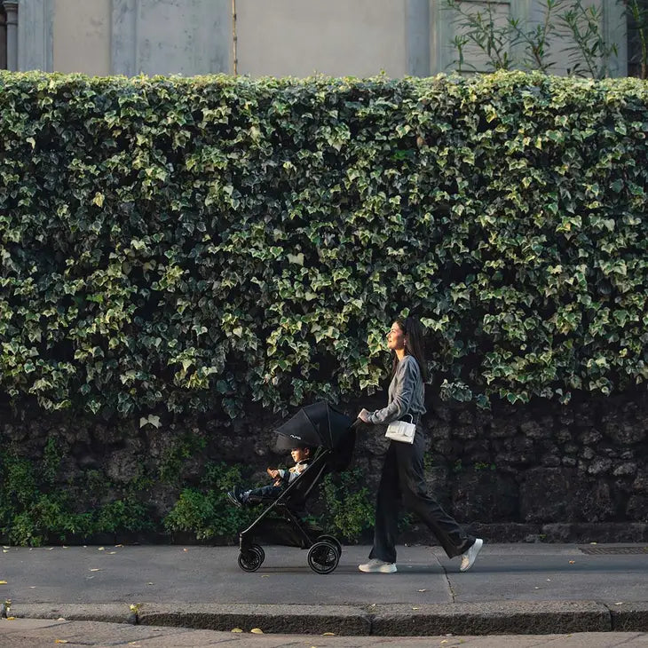 TRVL Lx Stroller with Carry Bag