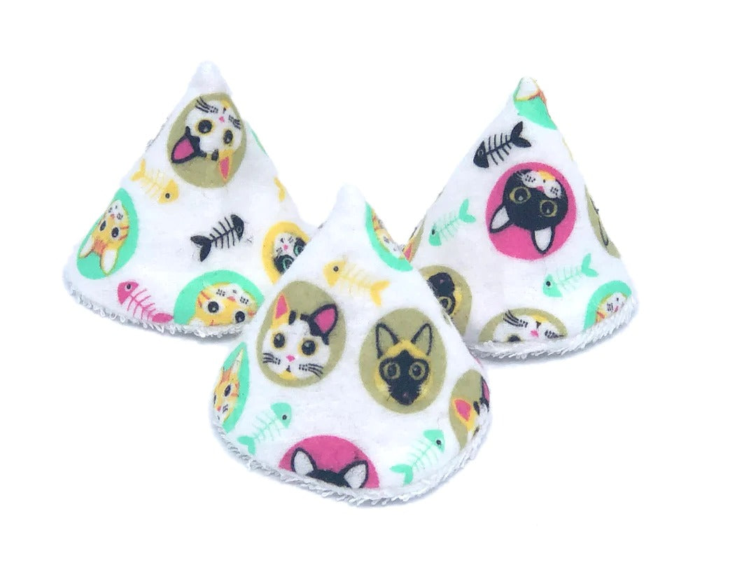 Pee-pee TeePee, Cat