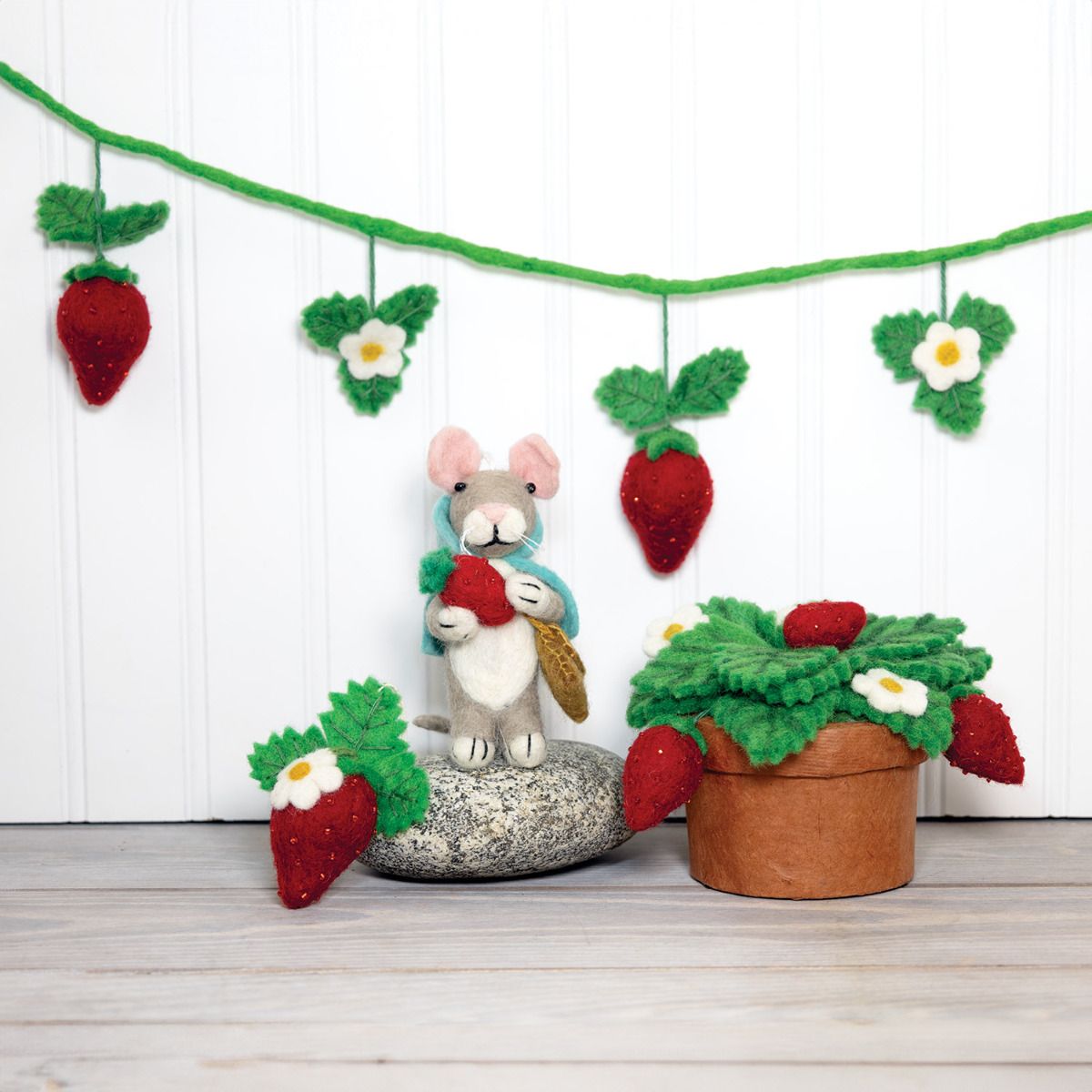 Wild Woolies Handmade Ornament - Foraging Mouse