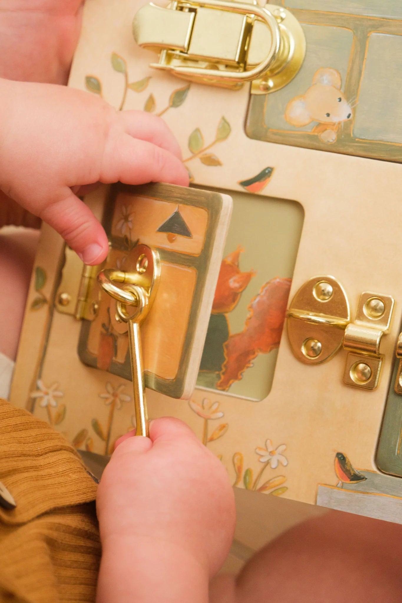 Egmont Toys Friends Latches Board
