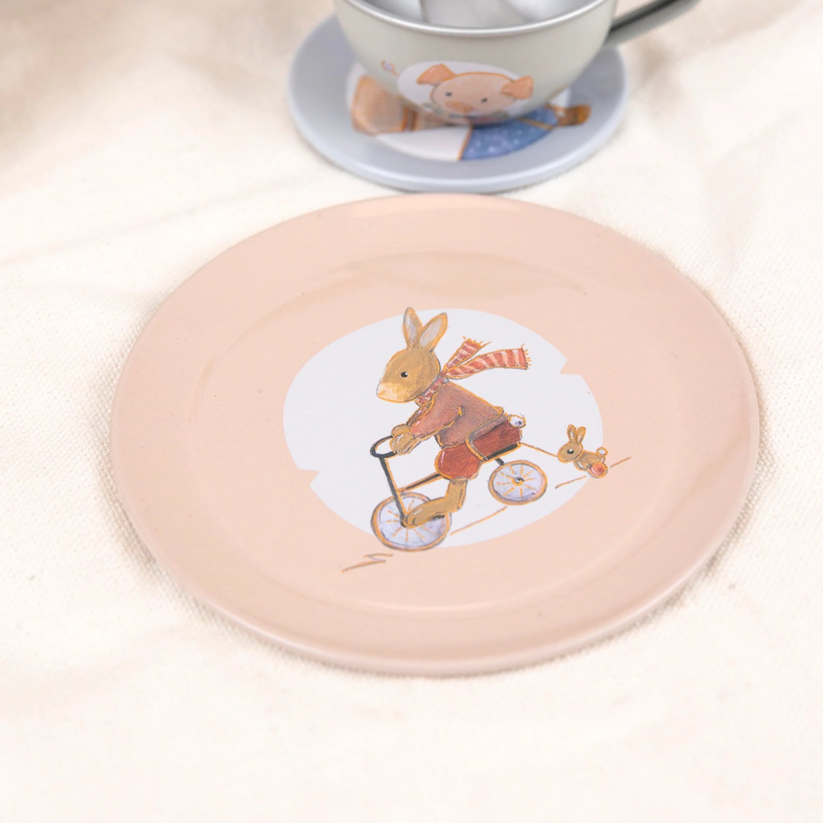 Egmont Toys Friends Tin Tea Set In A Basket