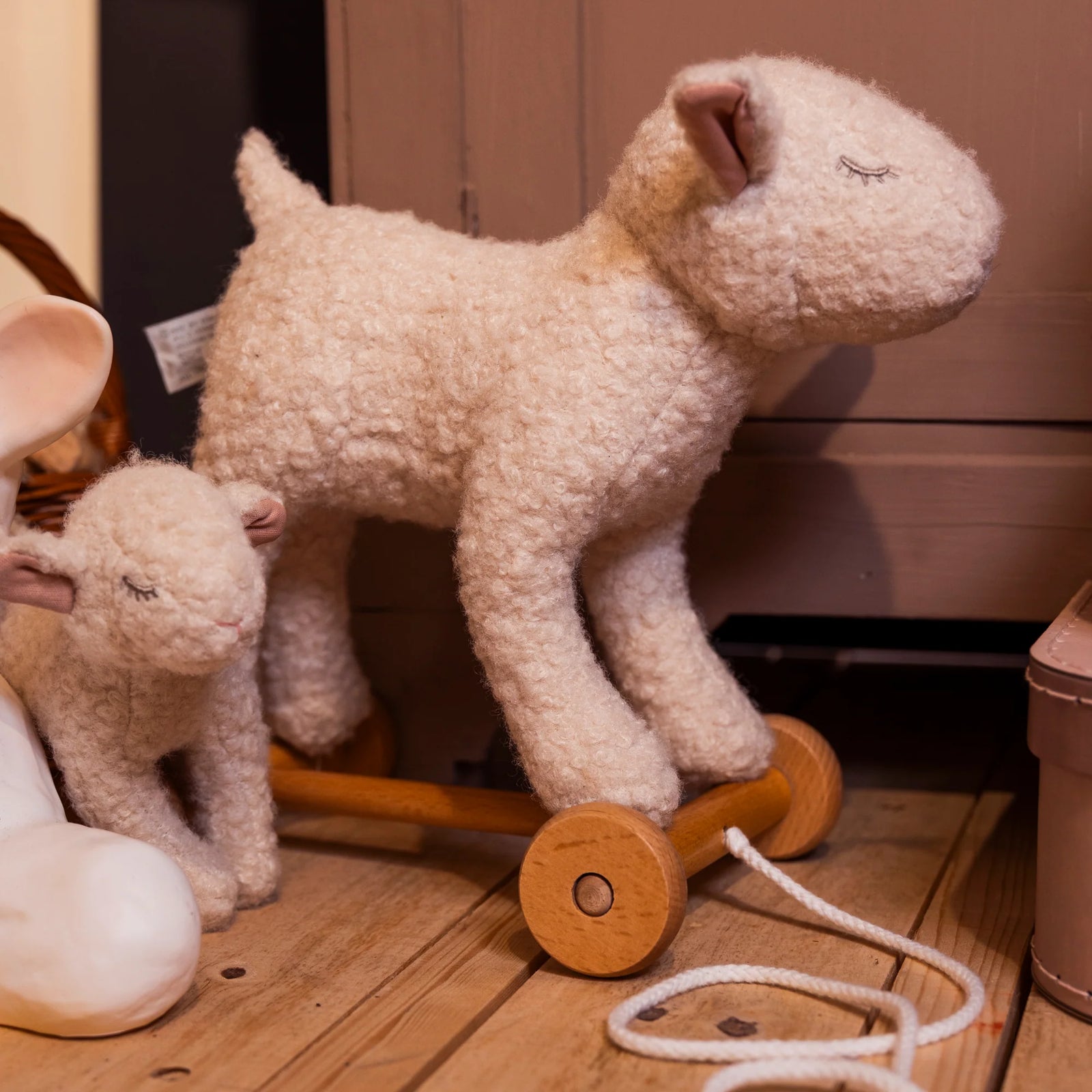 Egmont Toys Pull-Along Mary