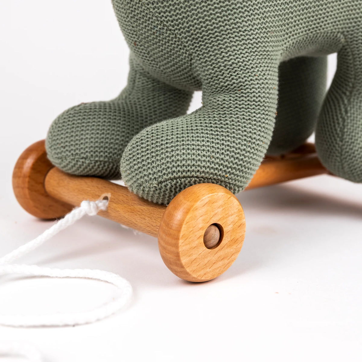 Egmont Toys Pull-Along Victor