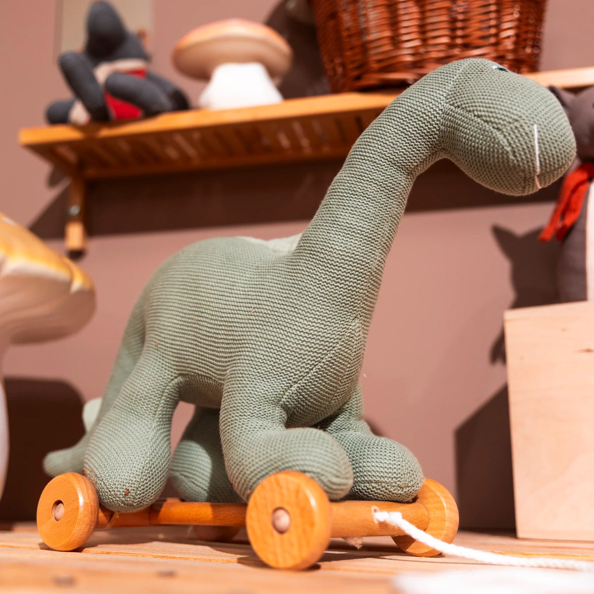Egmont Toys Pull-Along Victor