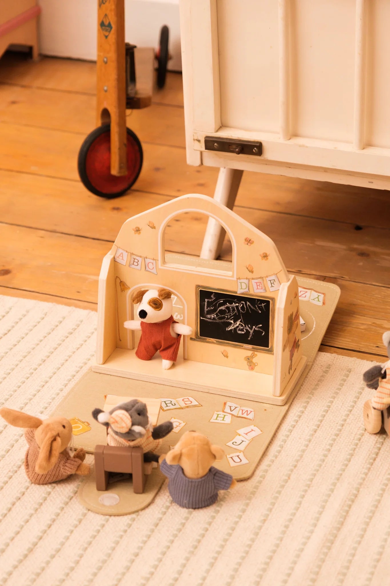 Egmont Toys Little School of Eddie The Dog