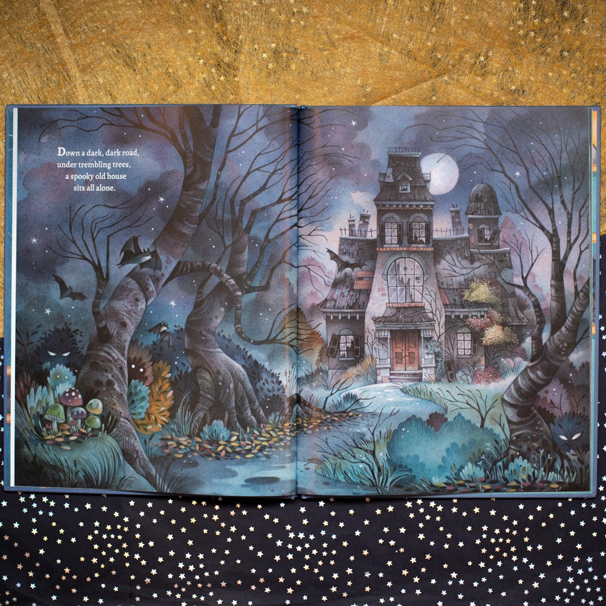 Hachette Book Group Three Little Witches and the Spooky Old House