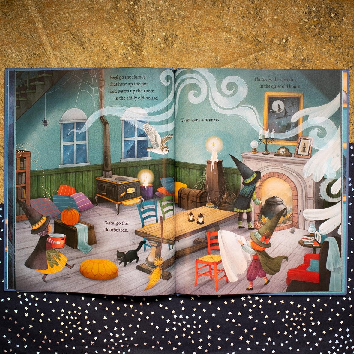 Hachette Book Group Three Little Witches and the Spooky Old House