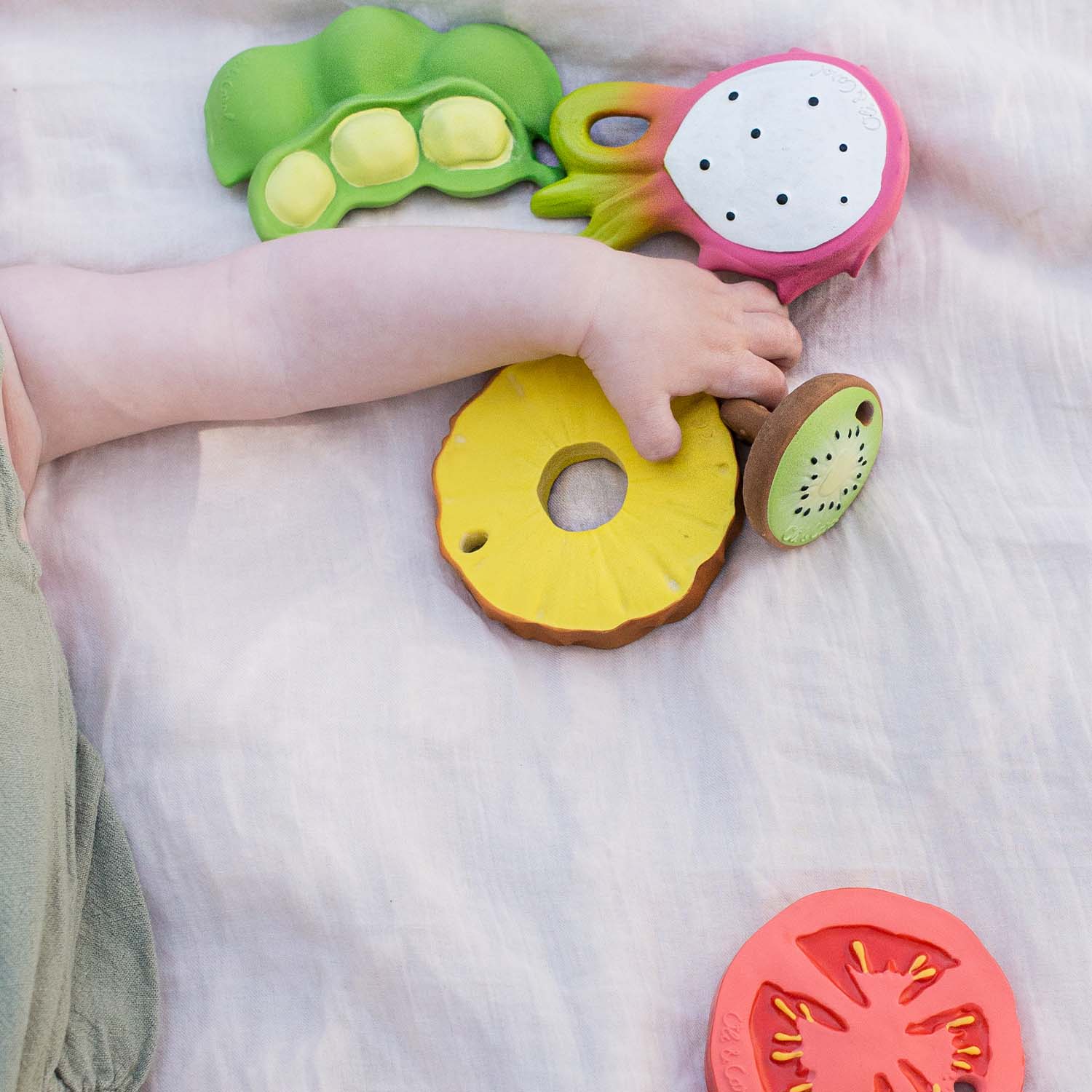 Oli & Carol Ananas The Pineapple Baby Teether