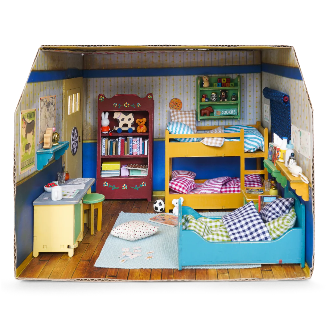 Cardboard Room - Kids' Bedroom