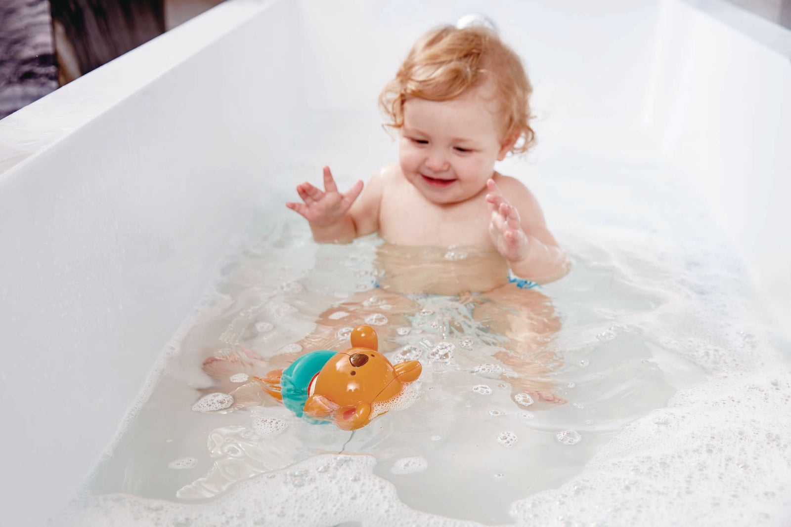 Swimmer Teddy Wind-Up Toy 