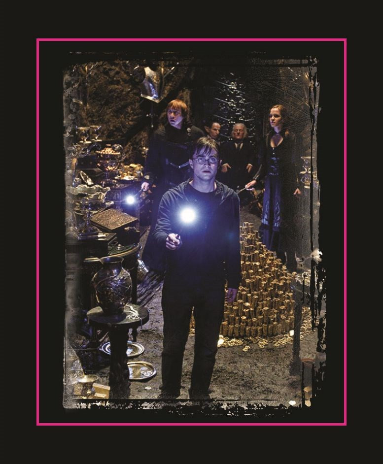 Harry Potter Wizard's Wand with Sticker Book : Lights Up!
