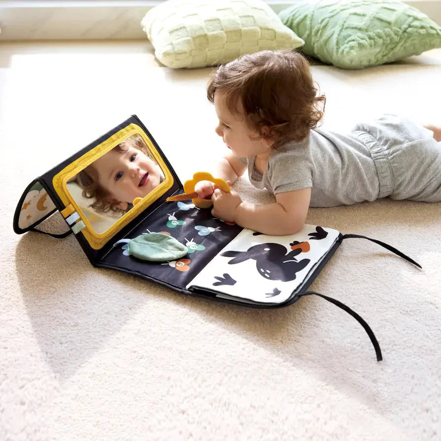 Hape High Contrast Gallery Mat, Official The Met Licensed Toy