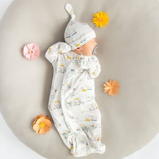 WagonModal Cozy Sleeper Gown + Hat Set