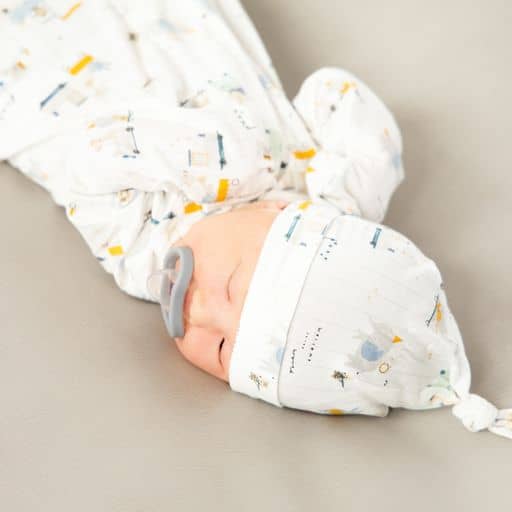 WagonModal Cozy Sleeper Gown + Hat Set