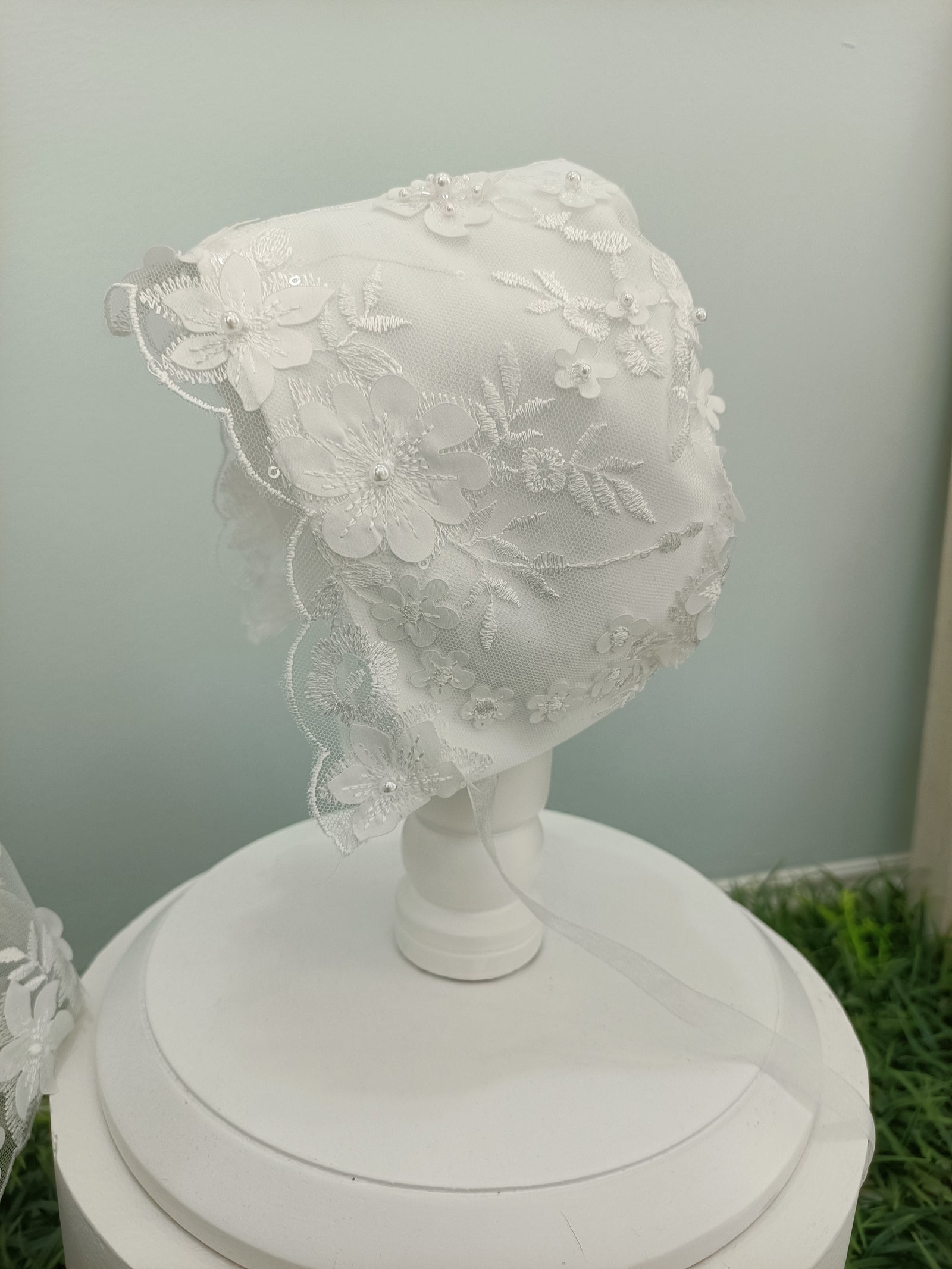 Embroidered with 3D Floral & Pearl, Gown SS, Headpiece