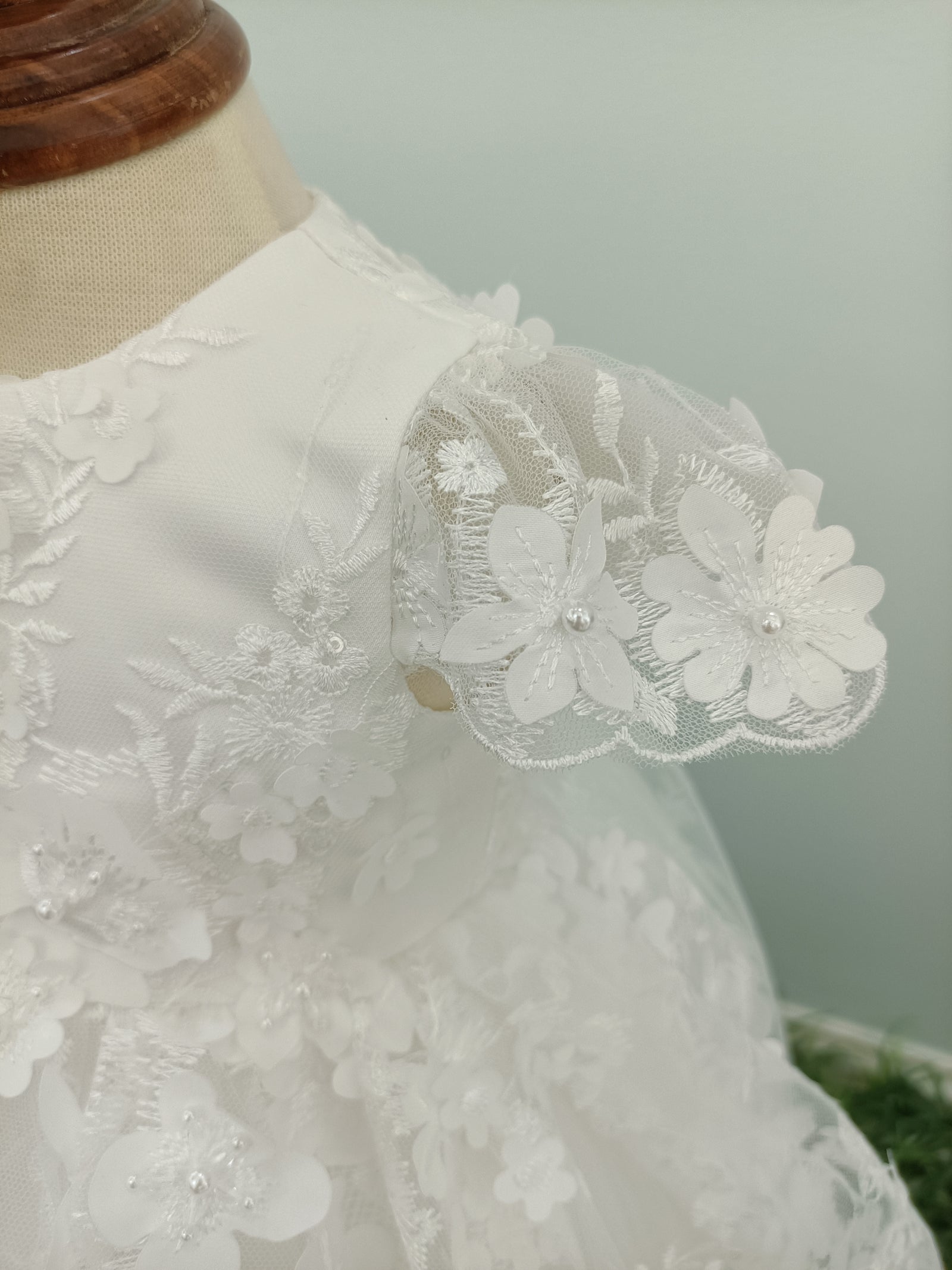 Embroidered with 3D Floral & Pearl, Gown SS, Headpiece