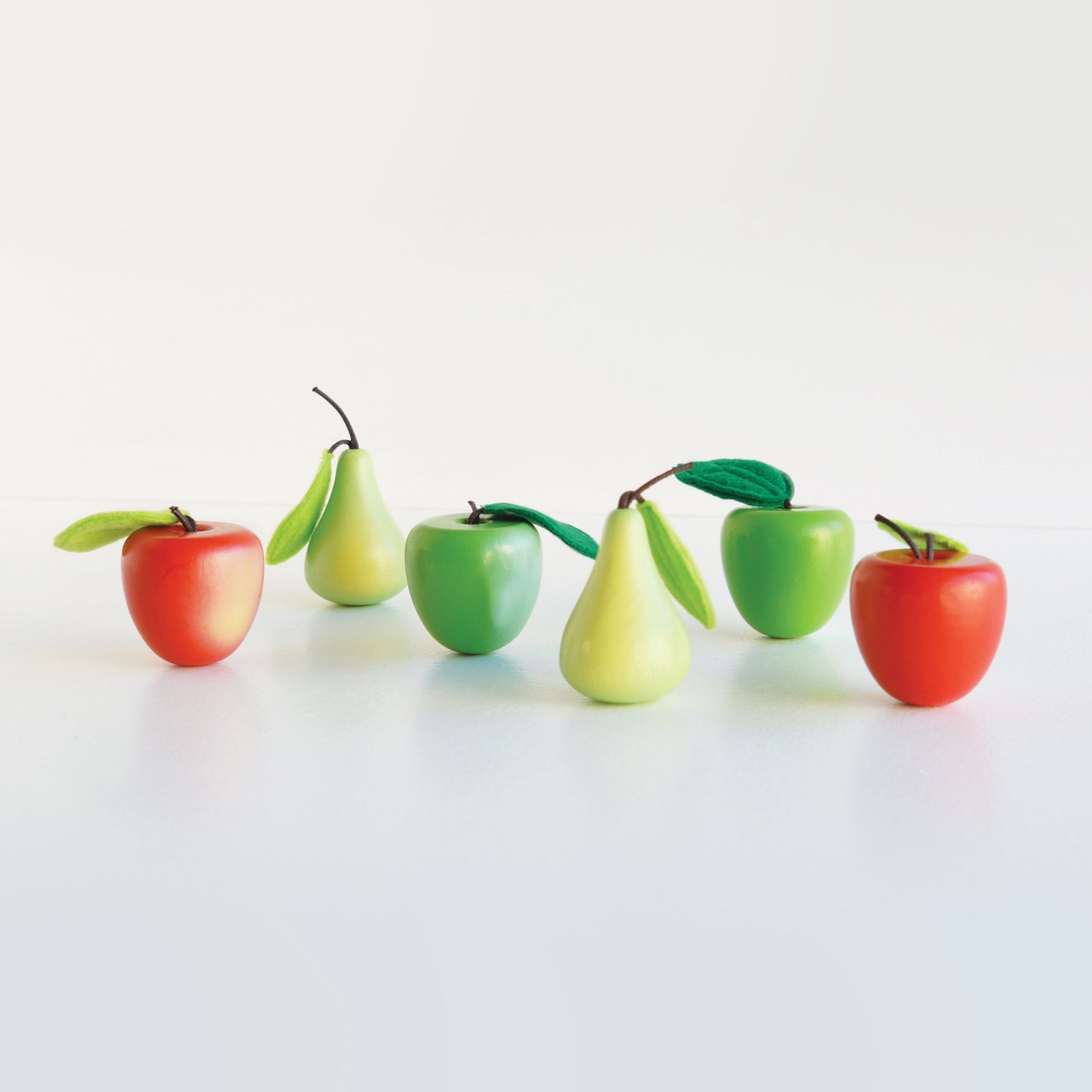 Apples & Pears Market Crate