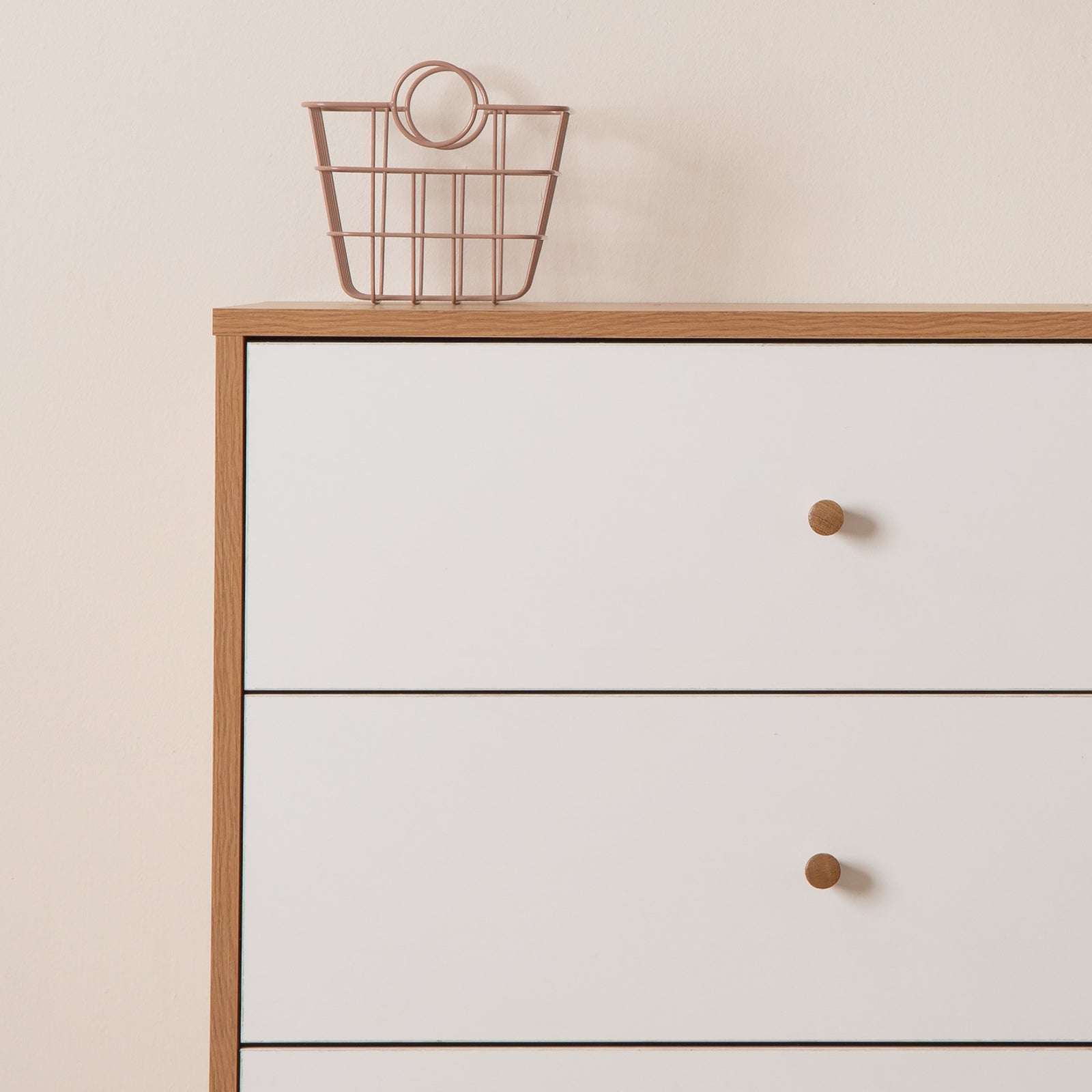 red oak dresser Rustic & Ambrosia Maple 6 Drawer It is magnificently constructed by highly skilled craftsman with dedication and experience 5 drawer dresser in Red