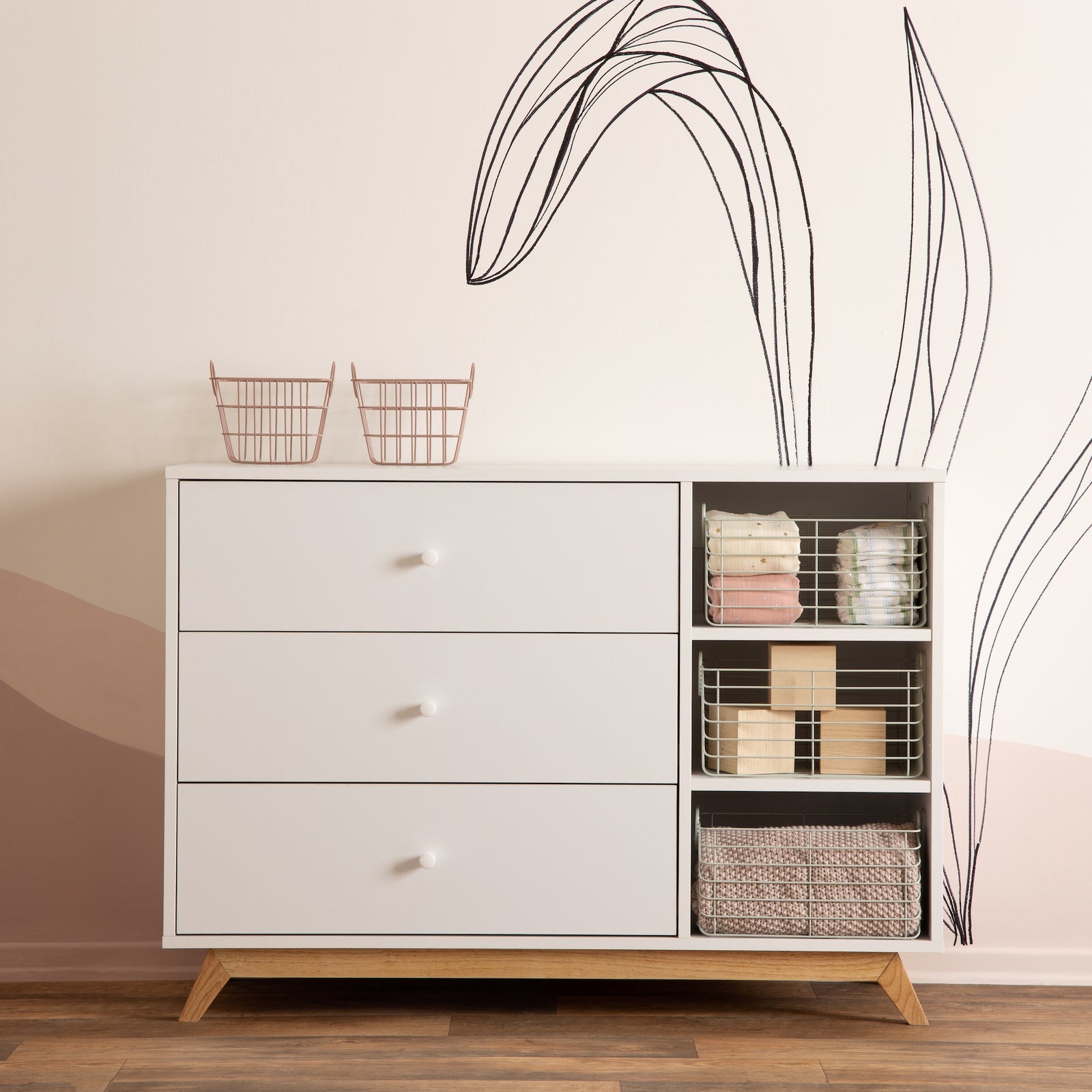 Central Park 3-drawer, Two Shelves Dresser White/Natural