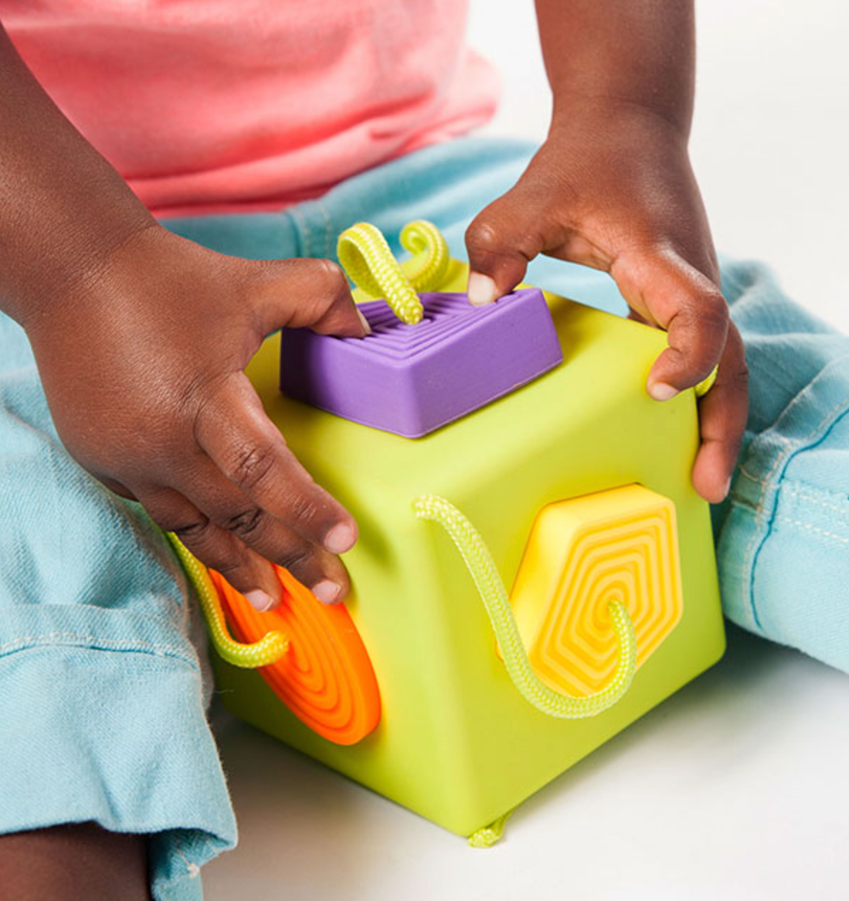 Fat Brain Toys OombeeCube