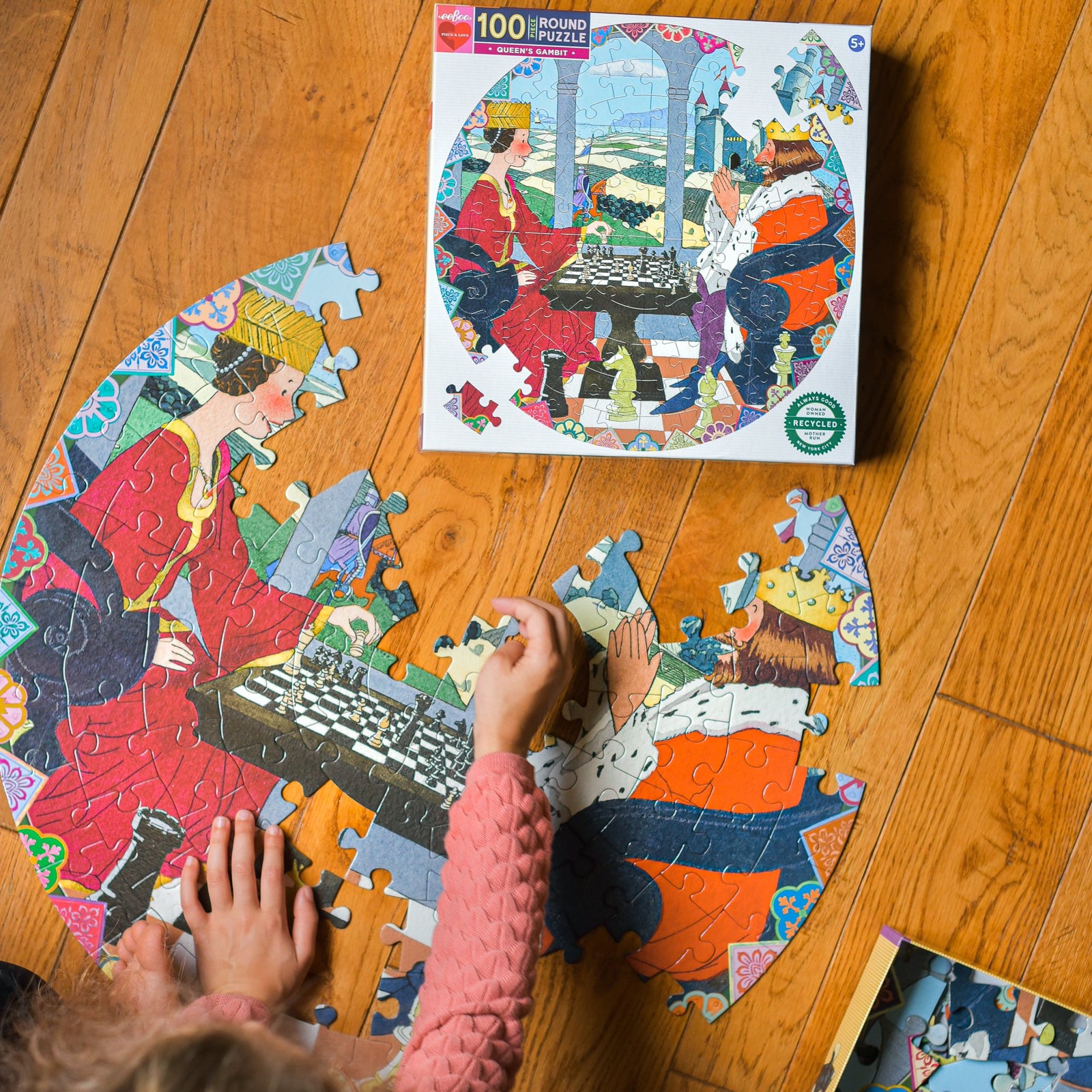 Queen's Gambit 100 Piece Round Puzzle